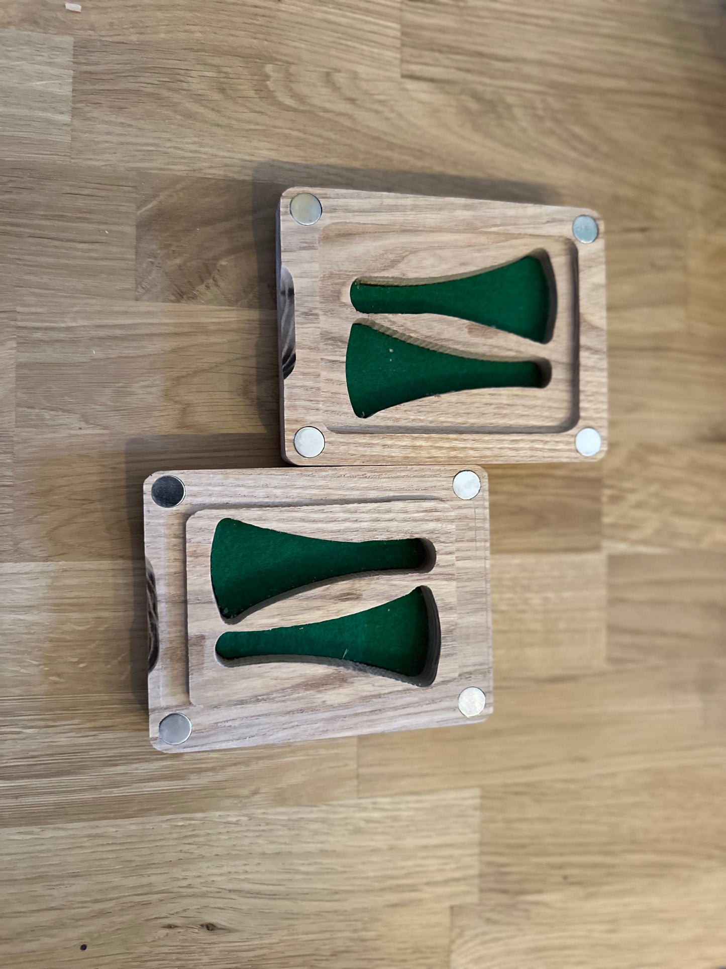 Box for french horn mouthpieces
