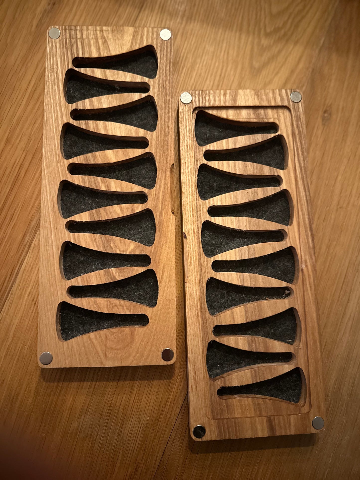 Box for french horn mouthpieces
