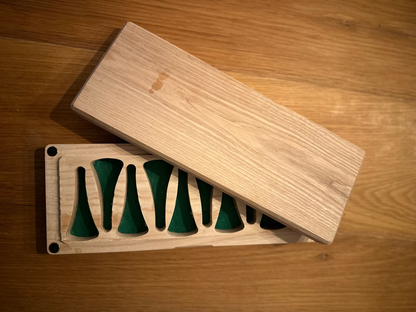 Box for french horn mouthpieces