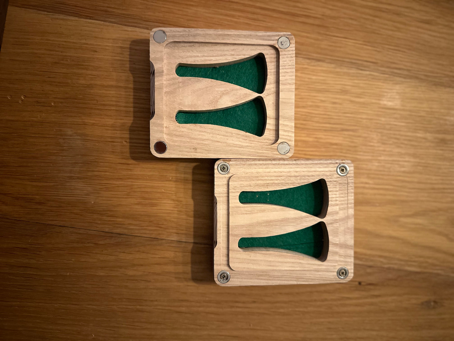 Box for french horn mouthpieces