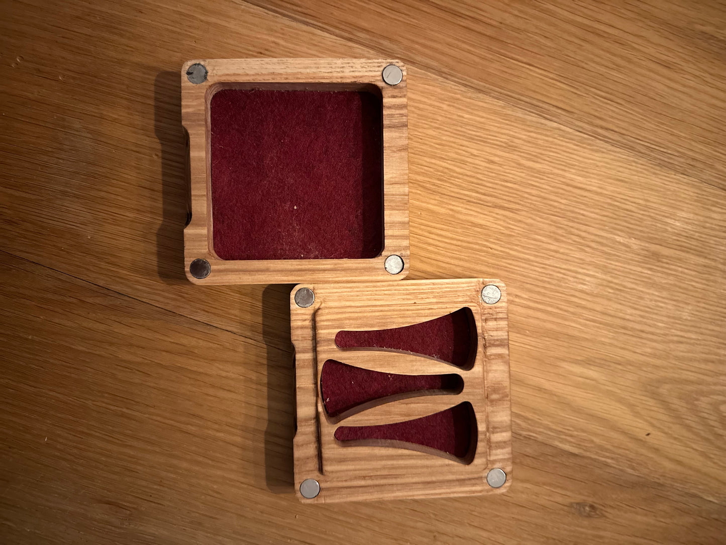 Box for french horn mouthpieces