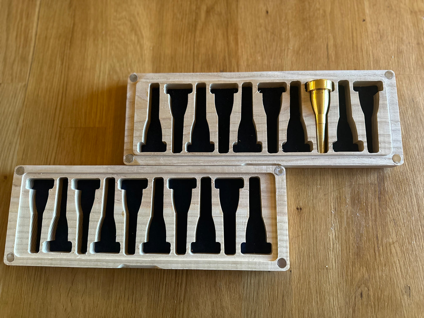 Boks for trompetmunnstykker (Monette)