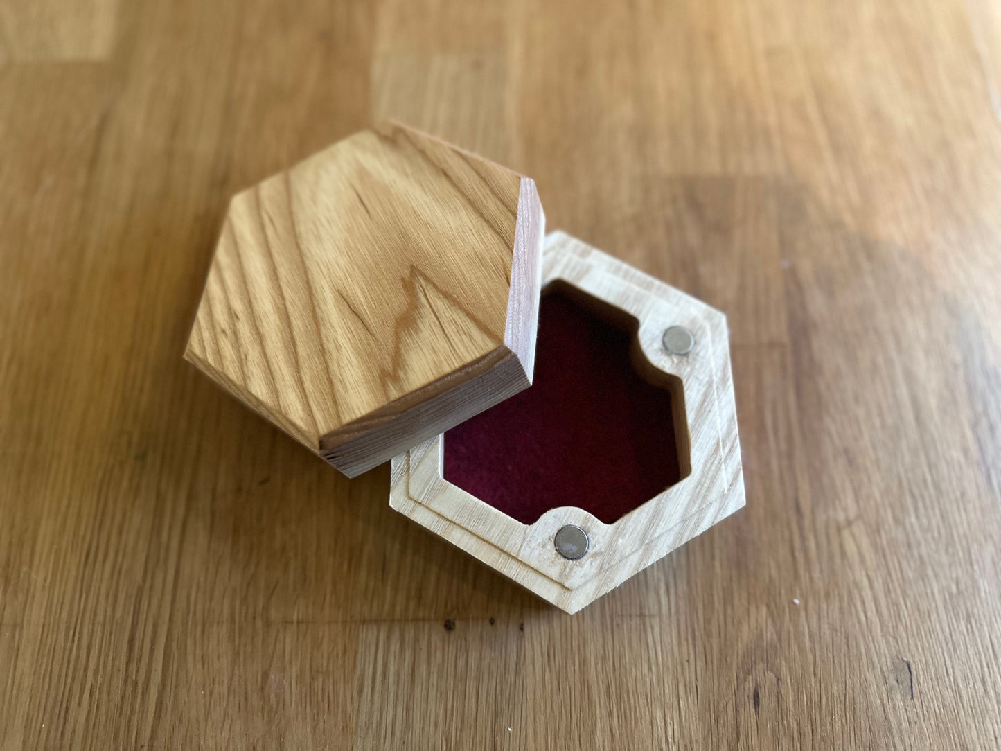 Hexagonal terningboks